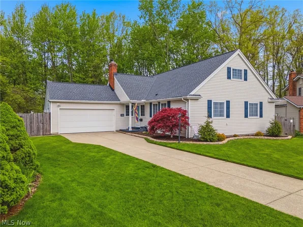 29575 Dorchester Dr, North Olmsted, OH 44070