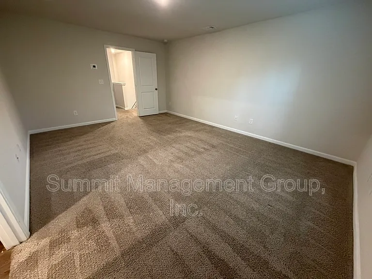219 Limestone Cir — Photo 19
