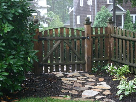 Garden & Fenced in Yard