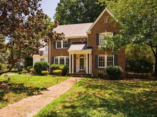 617 Fountain Pl, Burlington, NC 27215
