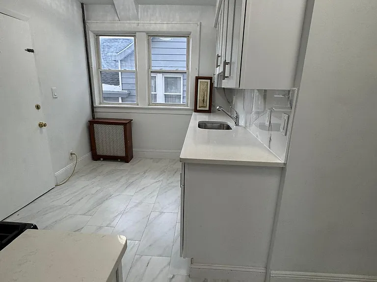 334 Midland Ave #2 — Photo 4