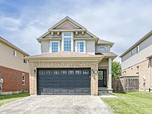 829 Oakcrossing Rd, London, ON N6H 0A4