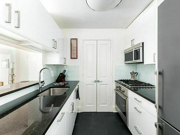 3rd image of 300 E 64th St APT 5I