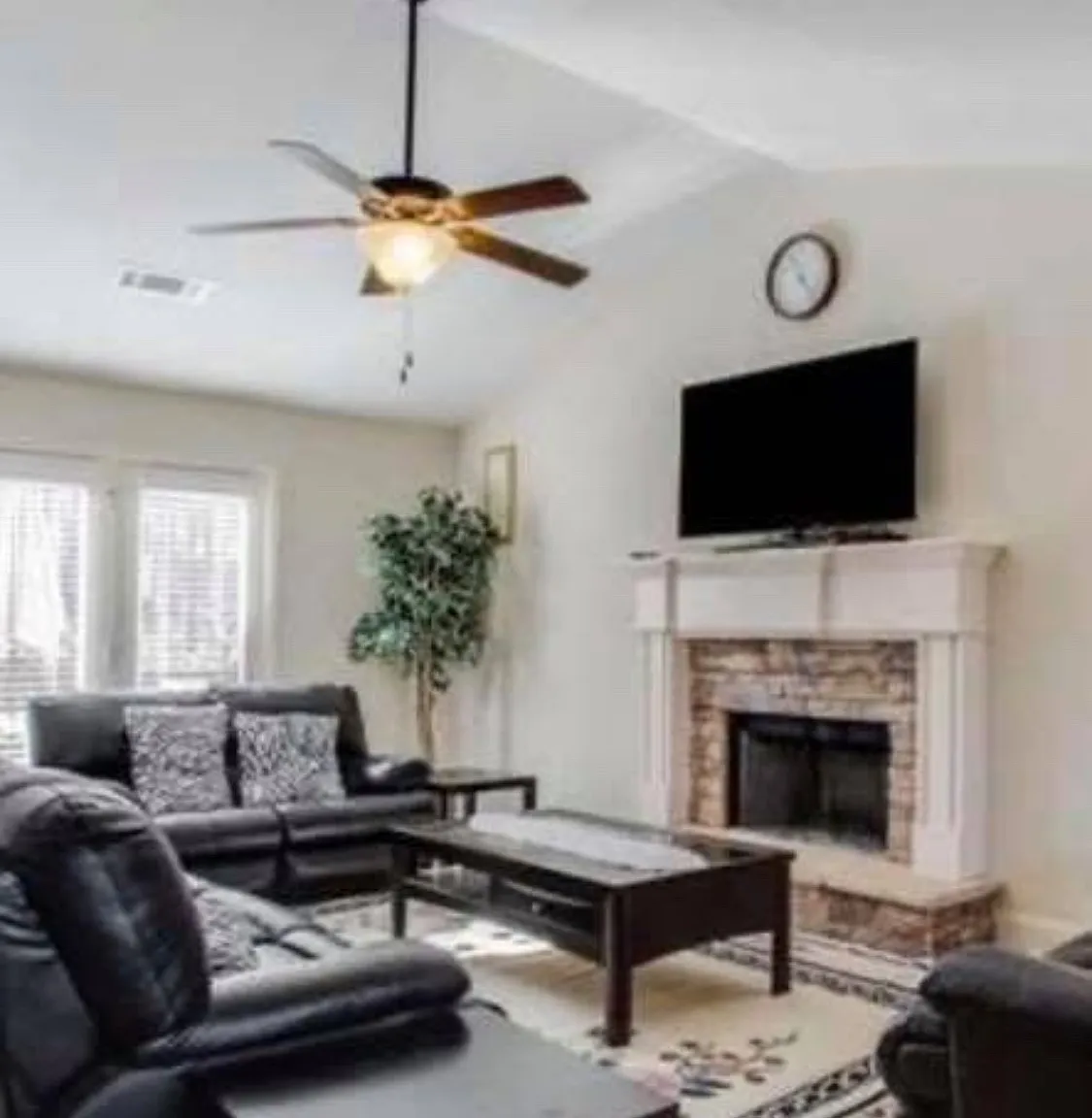 3 bed, 1700 sqft, $2,400 — Photo 4