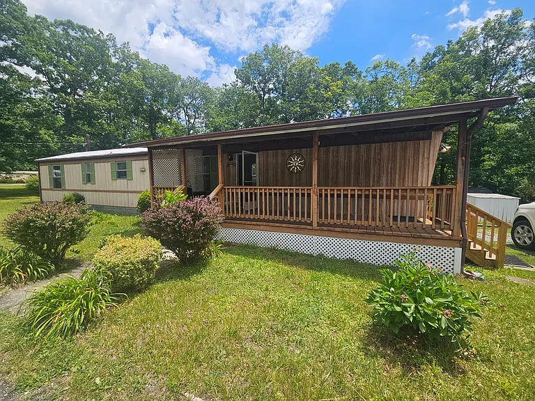 156 Lexie Ln — Photo 2