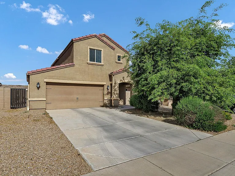 30517 N Oak Dr — Photo 2