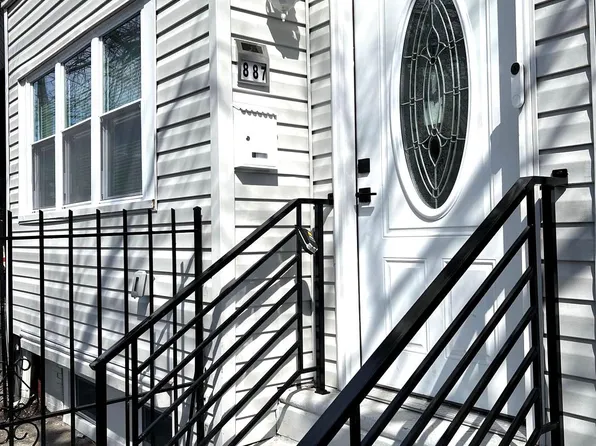 887 N 48th St, Philadelphia, PA 19139