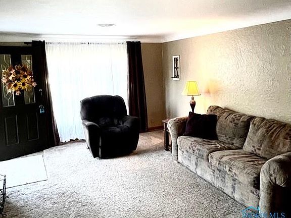 3rd image of 1750 Elmwood Dr