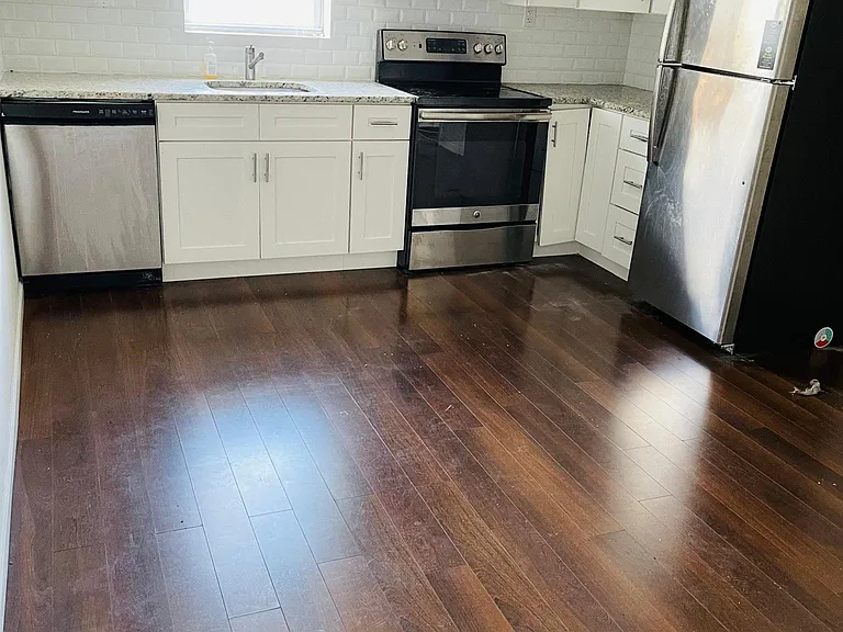 1700 S Chadwick St #2 — Photo 3