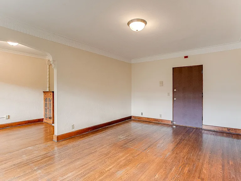 2885 James Ave S — Photo 7