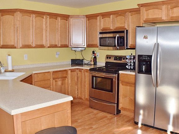 3rd image of 70 Abigail Ln