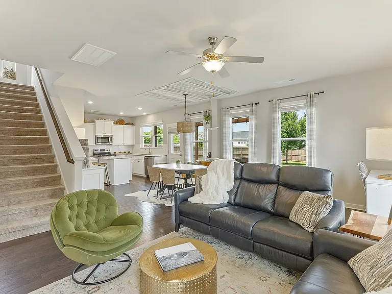 3041 Commonwealth Dr — Photo 17