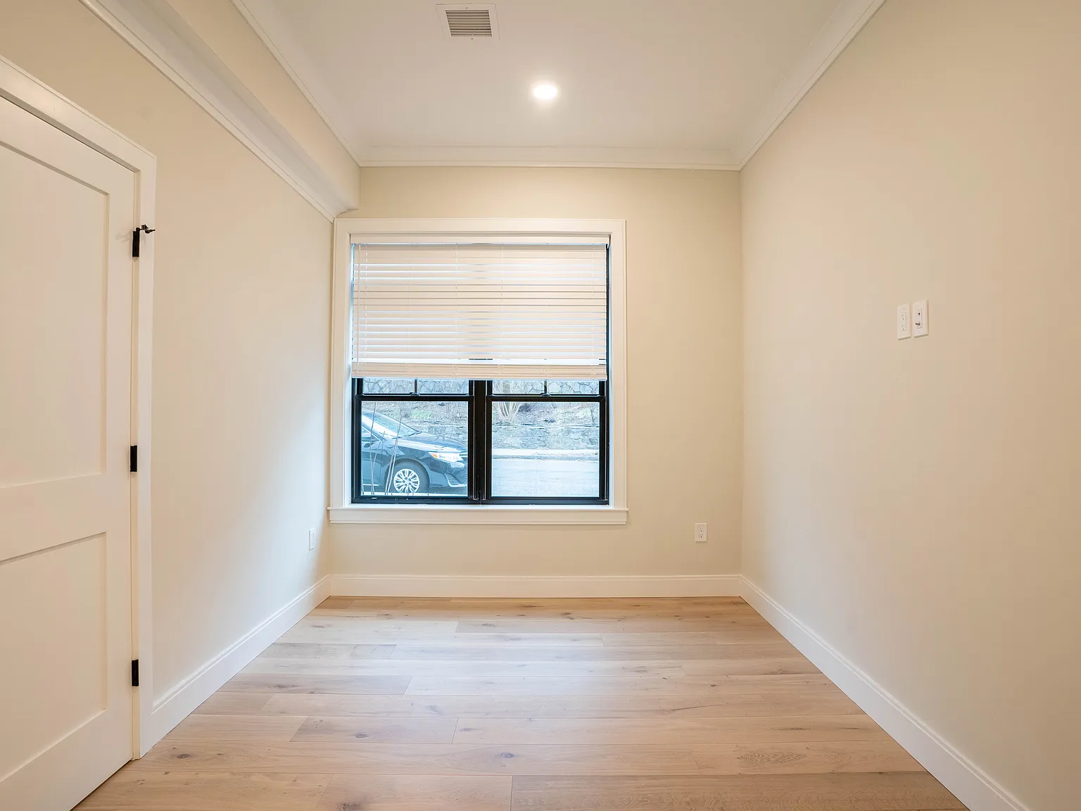 2 bed, 925 sqft, $3,995 — Photo 4
