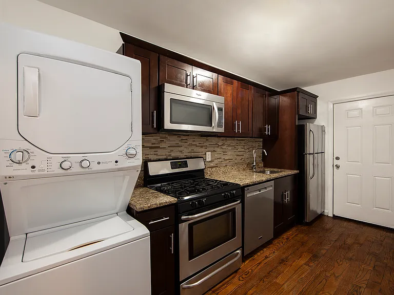 131 Decatur St #1 — Photo 4