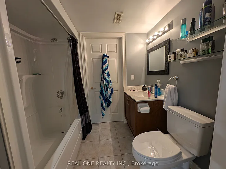 162 Golden Meadow Rd N — Photo 16