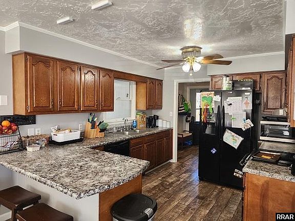 3rd image of 2117 Valley Dr