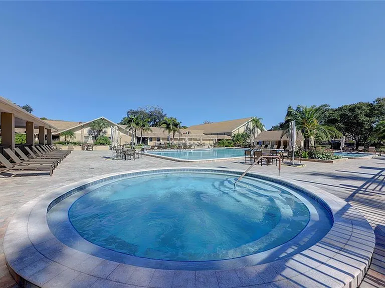 3462 Maclaren Dr — Photo 27