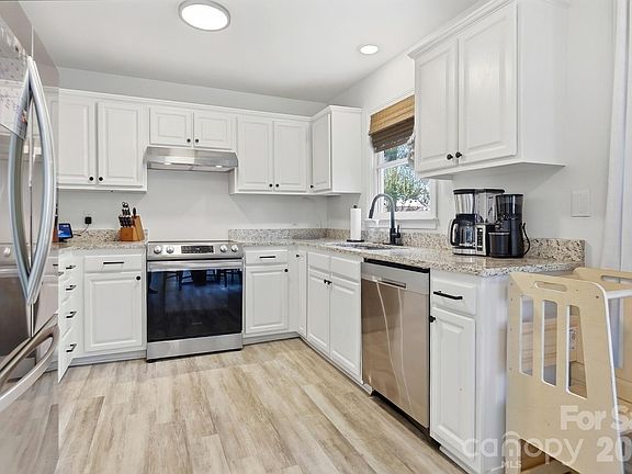 4th image of 127 Sea Island Blvd