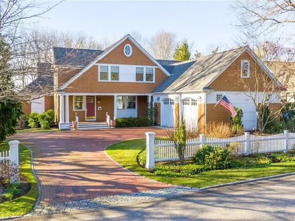 55 Lands End Dr, North Kingstown, RI 02852