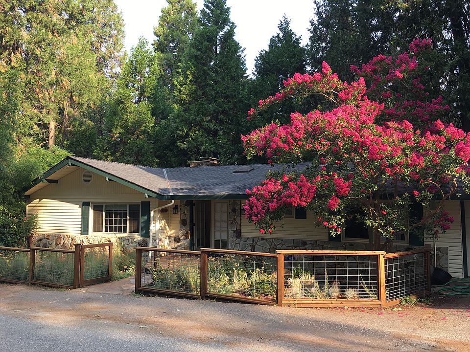 Main house - note separate entrance on the right with own driveway not shown