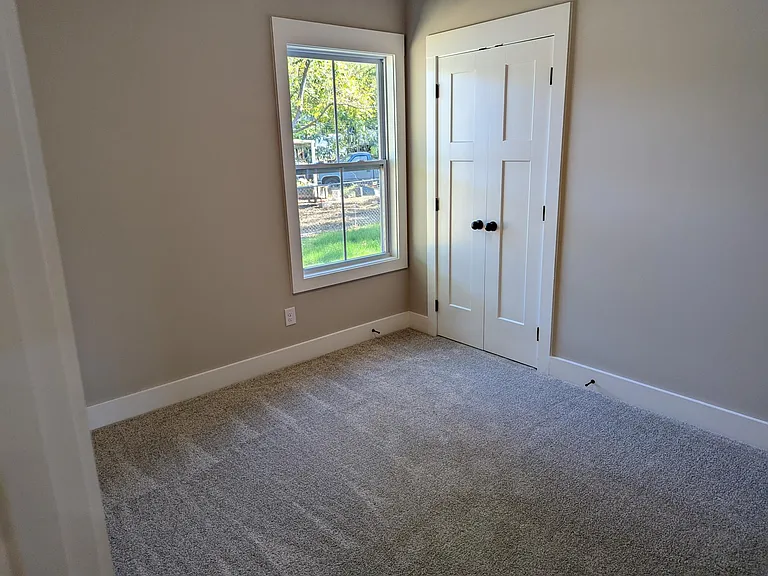 505 W Preston St — Photo 16