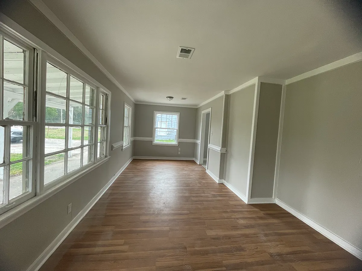 Building Photo - 2427 Yates Dr