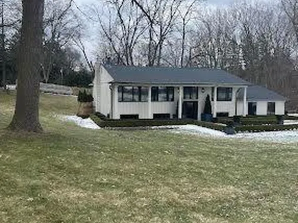 3747 Franklin Rd, Bloomfield Hills, MI 48302