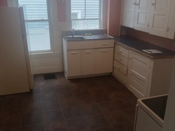 41 Union St #1, Auburn, ME 04210