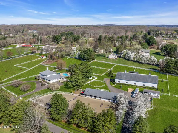 10 Paddock Lane, Colts Neck, NJ 07722