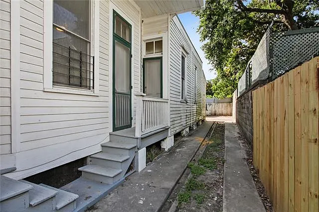 3618 Baronne St — Photo 12