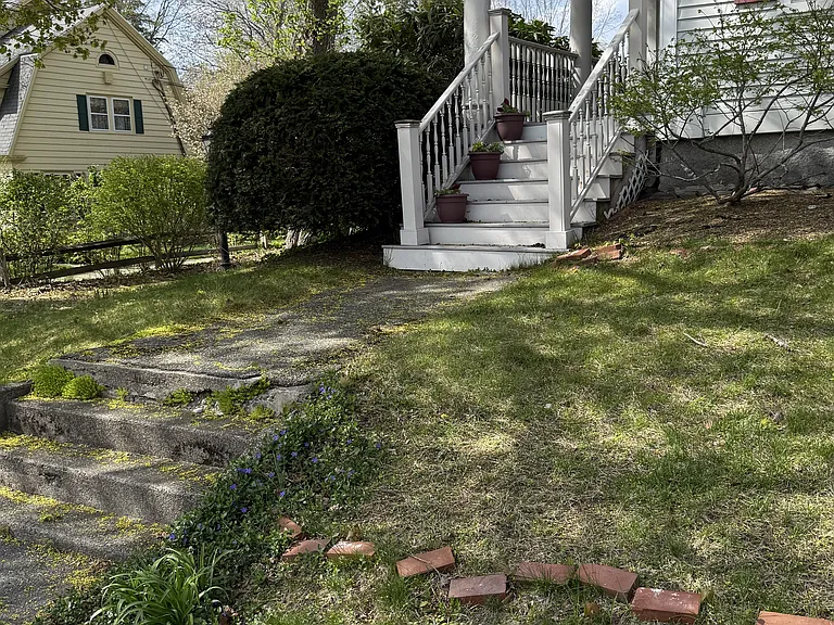 Entrance from High Street (in spring)