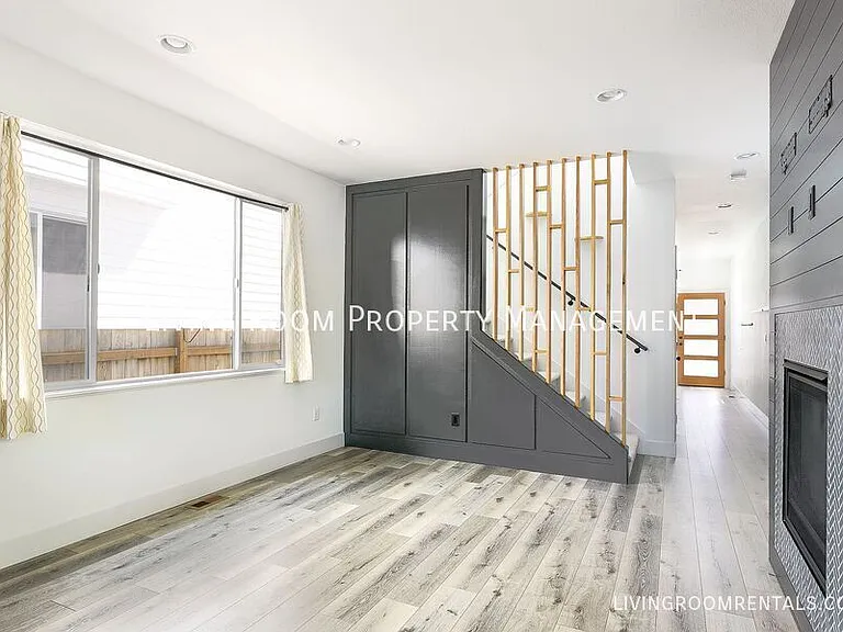 7731 N Decatur St — Photo 2
