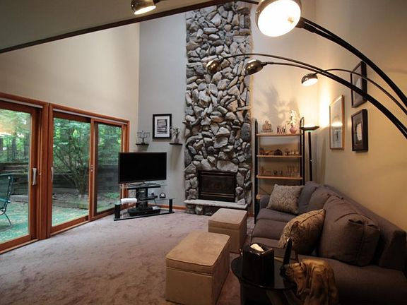 2nd image of 2056 Colchester Dr