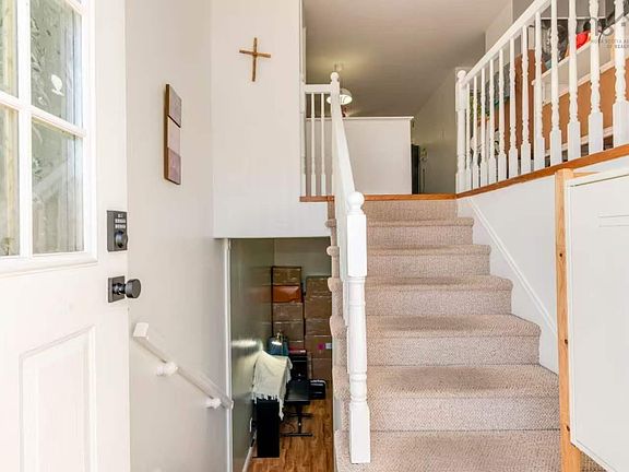 4th image of 239 Charles Rd