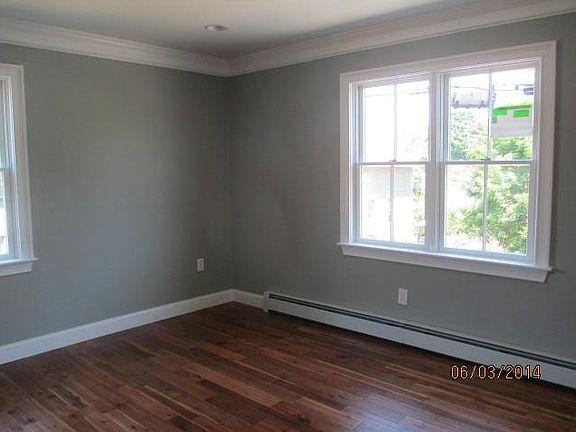 5th image of 33 Marlborough St