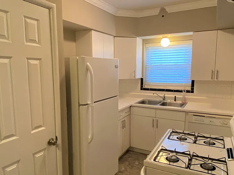7361 Pershing Ave #2E — Photo 6