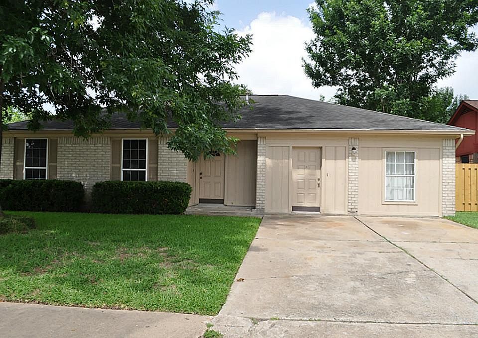 1st image of 3630 Sweetbriar Dr