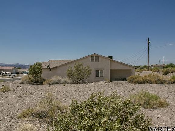 3rd image of 3295 Arapaho Dr