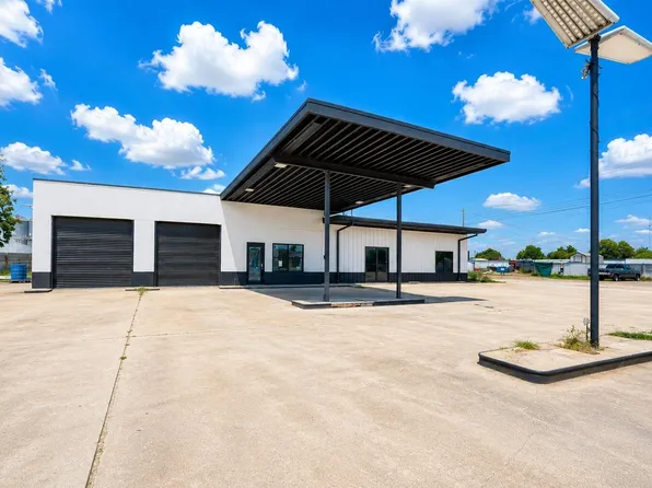 623 N Richmond Rd, Wharton, TX 77488