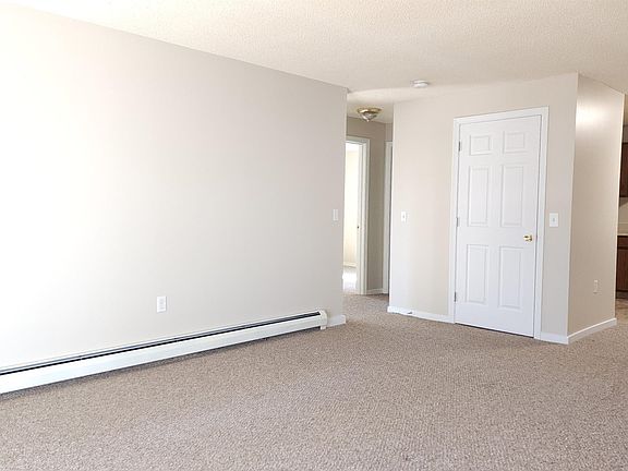 3rd image of 11 Saint James Pl