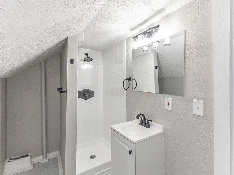 3901 Central St — Photo 43