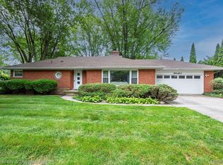 30451 Lyndon St, Livonia, MI 48154