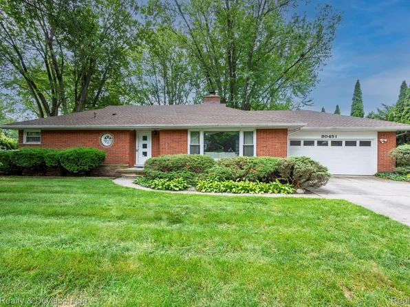 30451 Lyndon St, Livonia, MI 48154
