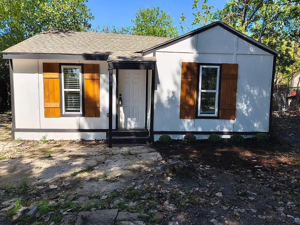 105 Short St