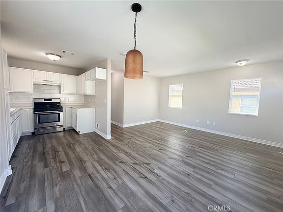 3rd image of 215 N Spruce Ave
