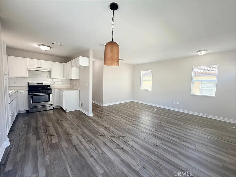 215 N Spruce Ave — Photo 3