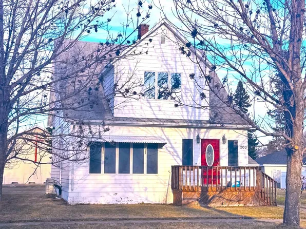 200 W 1st Ave S, Cavalier, ND 58220