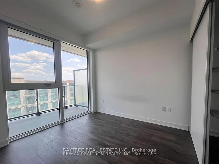 105 Oneida Cres #1107 — Photo 4