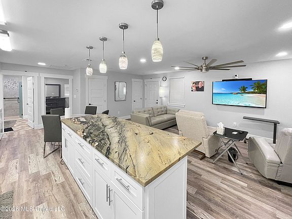 4th image of 1771 Ridge Rd