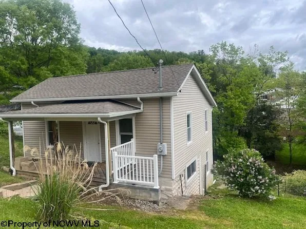 220 W Woodland Ave, Clarksburg, WV 26301